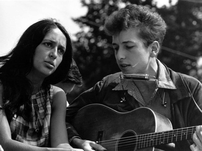Joan Baez and Bob Dylan Singing