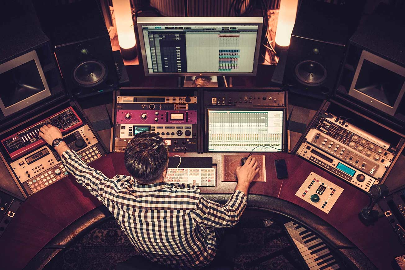 Music Studio - Mixing and Mastering Tips