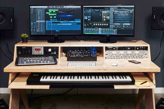 Output Platform Studio Desk