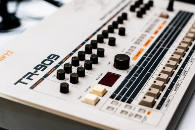 Roland TR-909 Rhythm Composer